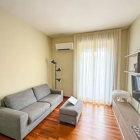Boutique - 2 Steps From Subway * Rome